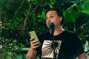 Escritor João Chagas participa do Prosas nesta terça (28) em Vitória