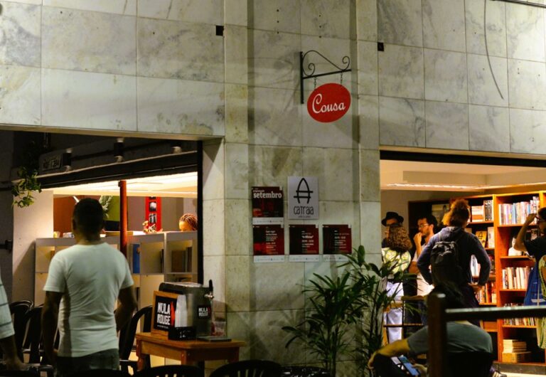 Casa Cousa exibe filme colombiano e promove roda de leitura no Centro de Vitória