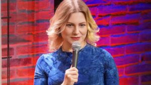 Comediante Lea Maria apresenta show de stand-up  ‘ALEMALANDRA’ em Vila Velha