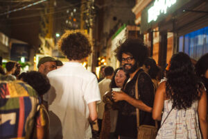 Festa ‘Sinto um Clima Tropical’ agita o Centro de Vitória no sábado (9)