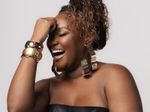 Ex-BBB capixaba Raquele Cardozo anuncia nova fase na música