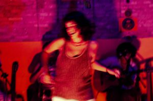 Lua Luã e Banda apresentam show-cênico-poético ‘Resto!’, no Centro de Vitória