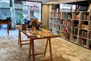 Catraia estreia como editora com lançamento de dois livros no Centro de Vitória