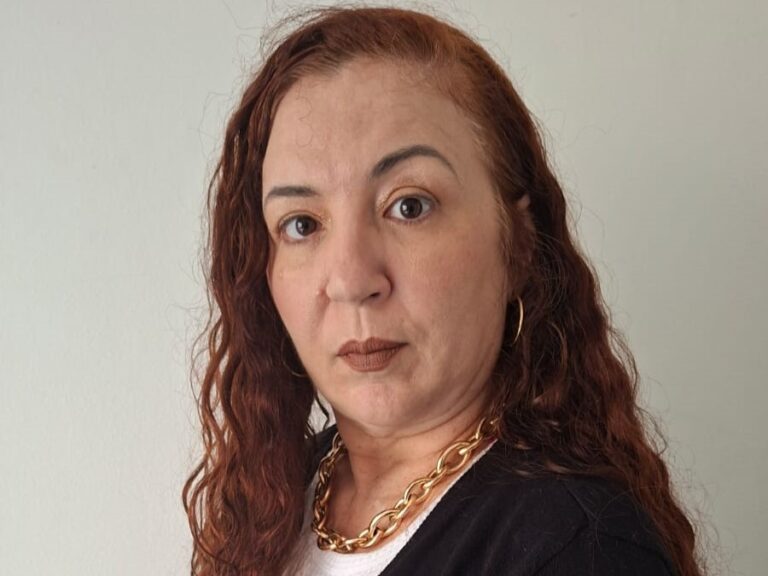 Escritora Mara Coradello participa do podcast “Elas EScrevem’ nesta segunda (1º)