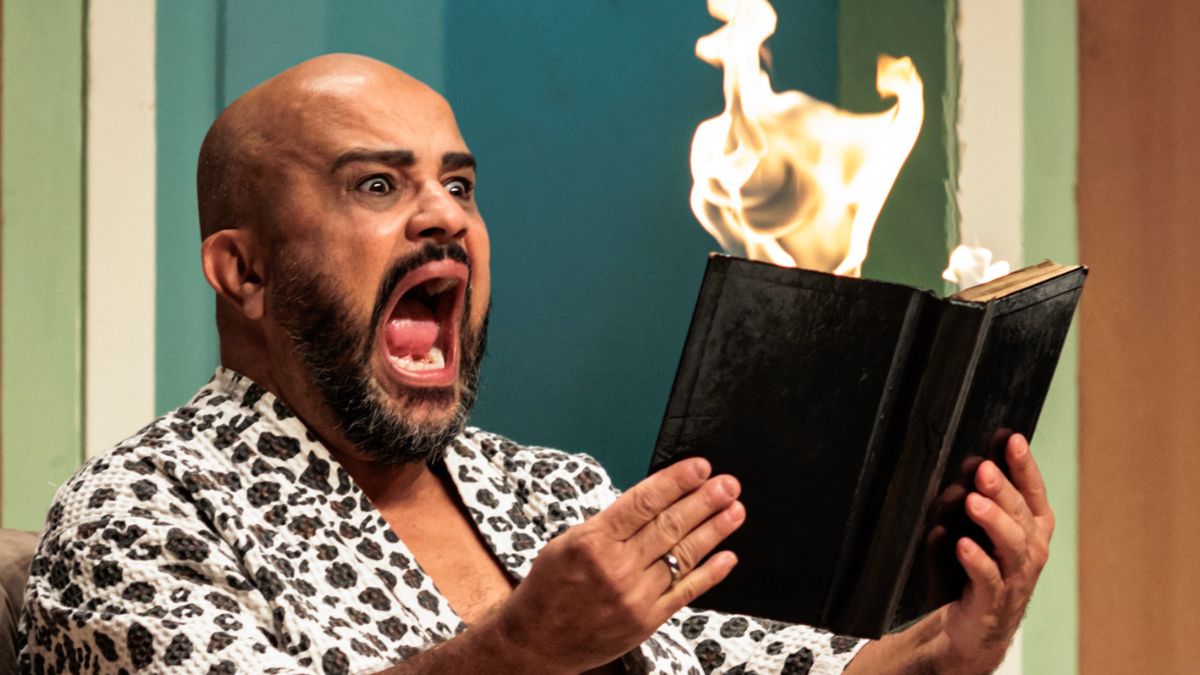 acredite um espirito baixou em mim teatro do sesi