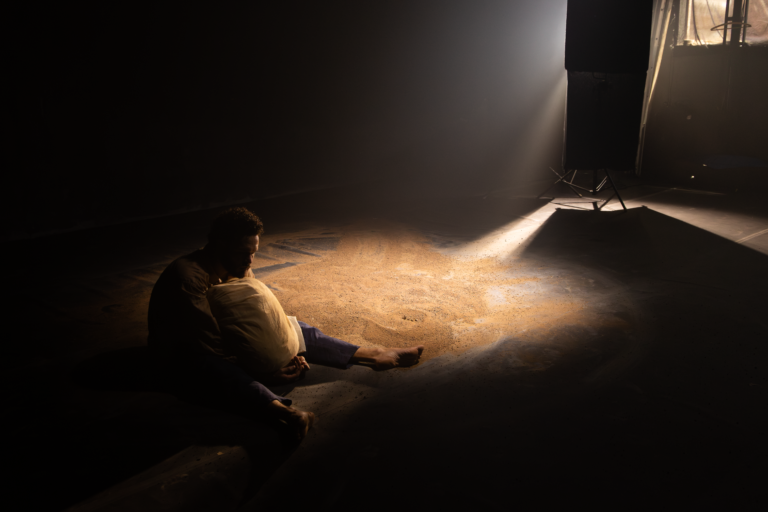 Espetáculo gratuito une dança, artes visuais e paisagem sonora em Vitória