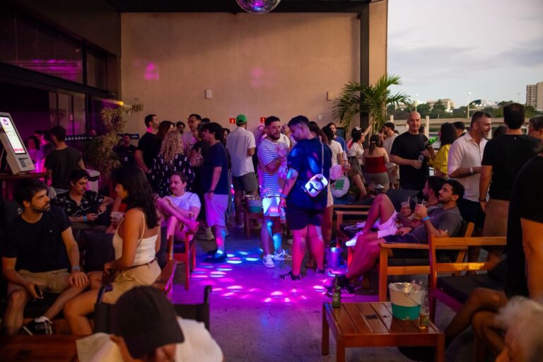 Fluente Culture Club promove 2ª edição da festa 30+ com clássicos na trilha sonora