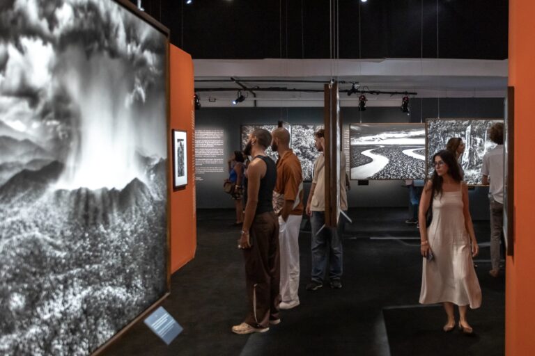 Visitação de 'Amazônia', de Sebastião Salgado, entra em reta final no Cais das Artes 8 Visitação de ‘Amazônia’, de Sebastião Salgado, entra em reta final no Cais das Artes