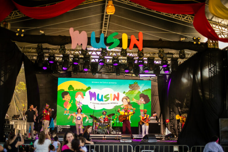 Musin 2026: Grupo Triii, Tiquequê e ‘Show da Luna!’ se apresentam de graça em Vitória