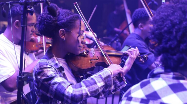 OCA Sinfônica apresenta concerto “Entre Tempos e Fronteiras” no Centro de Vitória