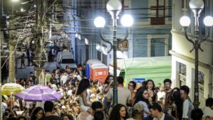 Disco Voador leva brasilidades em vinil ao Beco das Pulgas neste sábado (27)