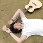 Joaeascoisasnaoessenciais lança novo EP produzido com gravador de fita cassete