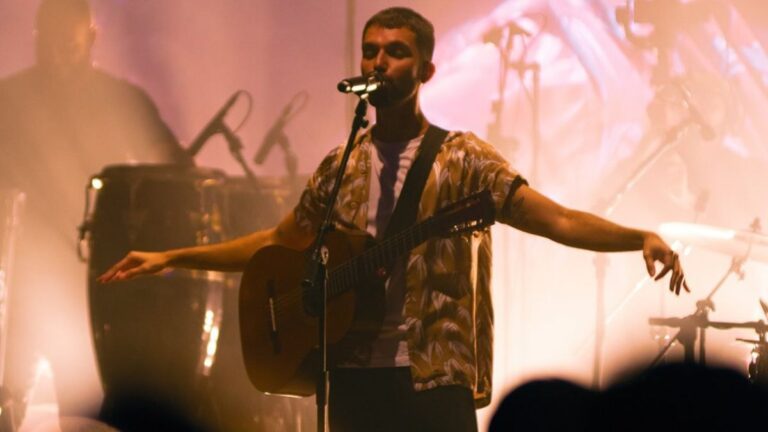 Ingressos para show de Silva no Cais das Artes já estão disponíveis