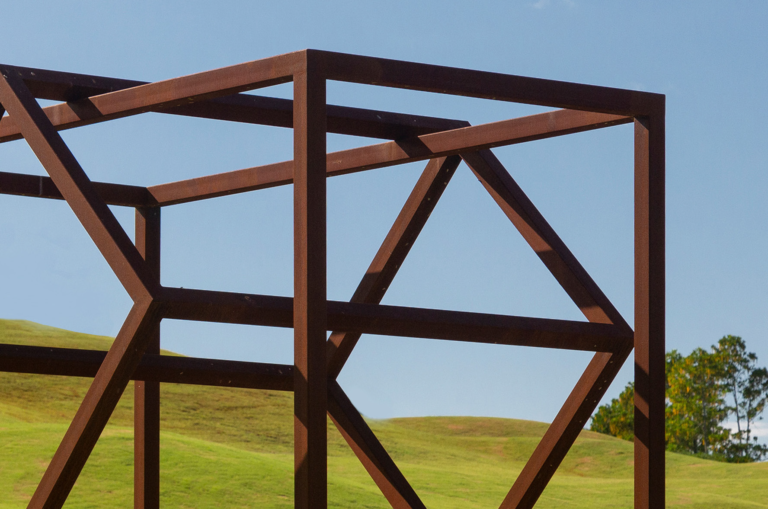 Praça do Cais das Artes terá obras instaladas ao ar livre a partir de agosto