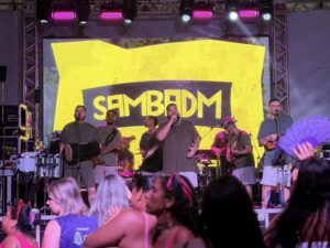 Festa ‘De Volta ao Baile!’ resgata clássicos do pagode e do funk em Vitória