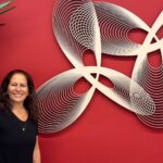 Arte: Flávia Carvalinho retorna após quase 30 anos com a coleção ‘Entrelinhas’