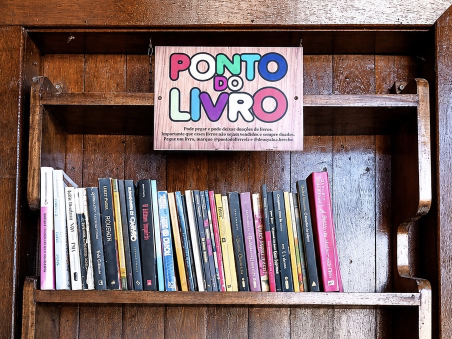 Projeto mantém rede com 5 estantes e incentiva a livre circulação de livros 5 C4E0A20F B362 4B34 937D 7586205DAA6D