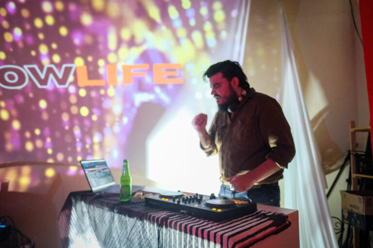Lowlife promove balada gratuita com DJs e saxofone ao vivo no Centro de Vitória