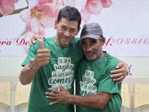 Amizade de 30 anos leva capixaba a doar rim para salvar a vida de amigo