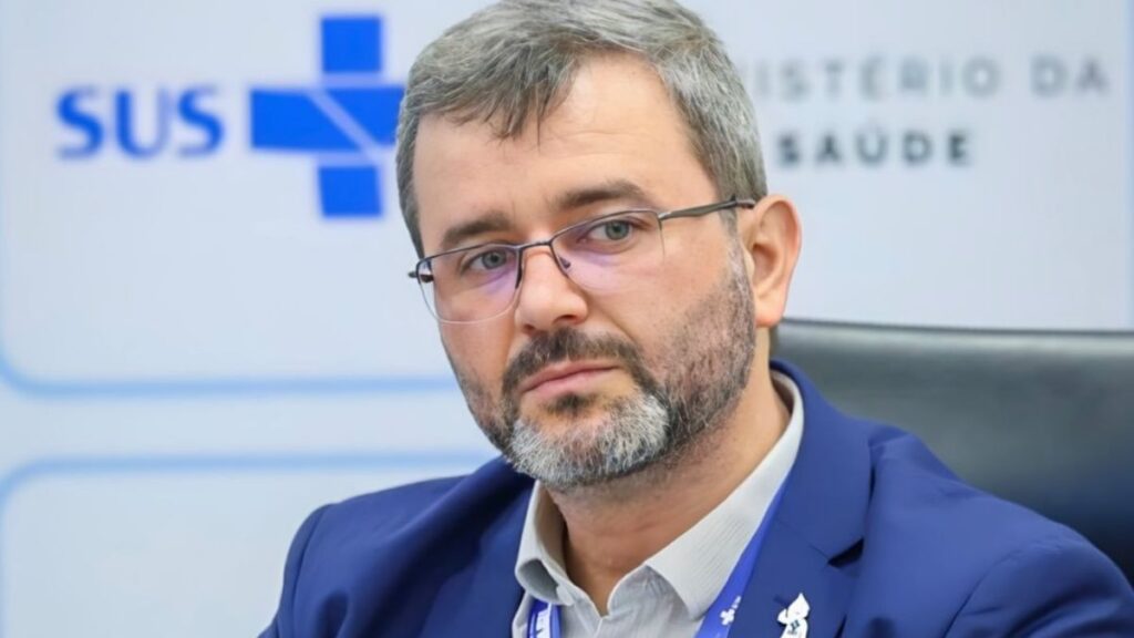 Nésio Fernandes lança livro e recebe leitores na Kaffa Cafeteria nesta quarta (12)