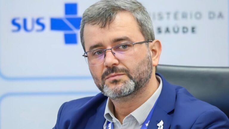Nésio Fernandes lança livro e recebe leitores na Kaffa Cafeteria nesta quarta (12)