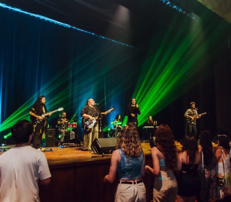 Aurora Gordon lança álbum com releituras da contracultura capixaba em Vitória 8 Aurora Gordon lança álbum com releituras da contracultura capixaba em Vitória