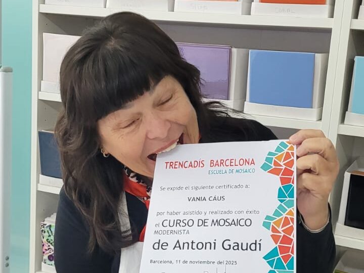 Artista capixaba participa de painel em homenagem a Gaudí em Barcelona 5 Vania Caus Espanha arquivo pessoal e1789998046633