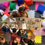 ‘O Pequeno Museu de Grandes Novidades’ aproxima crianças da arte contemporânea