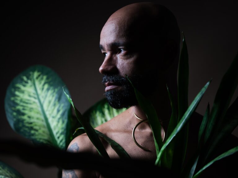 Anderson Ventura apresenta EP ‘Emoriô’ com show nesta quinta-feira (1°) em Vitória